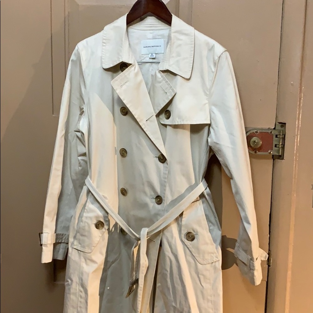 Banana Republic Trench coat lightweight
